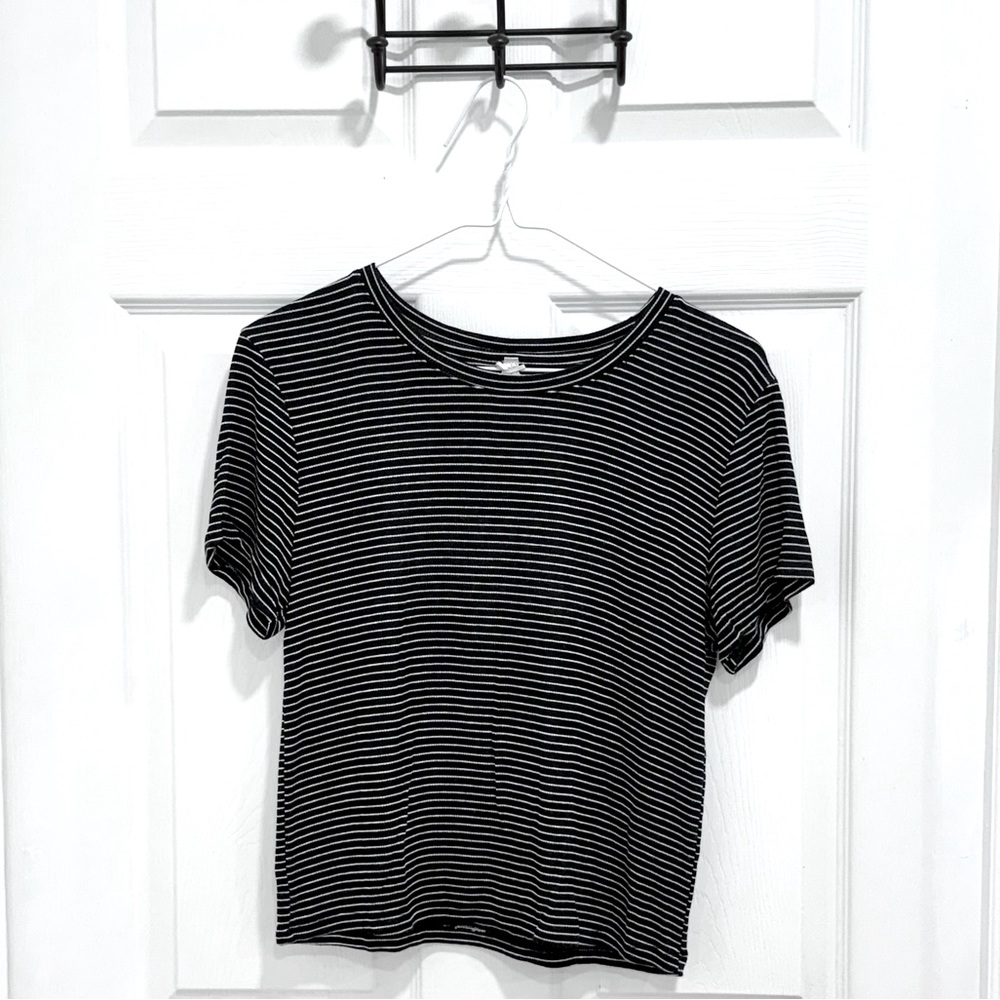 🖤 J.O & CO. Black & White Striped Tee – Size S